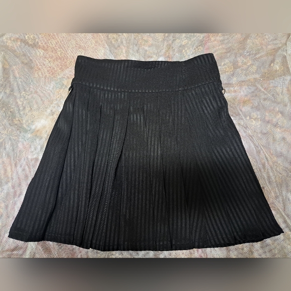 Killstar Pleated Skirt. L - Picture 2 of 3